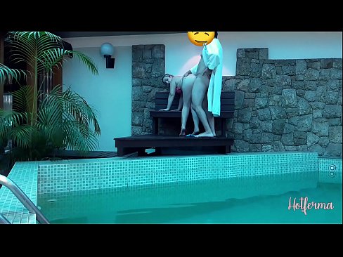 ❤️ Oga pe iranṣẹbinrin si awọn pool, sugbon ko le koju kan gbona ❤️❌ si wa ❤